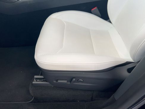 Used 2026 Tesla Model Y AWD image 14