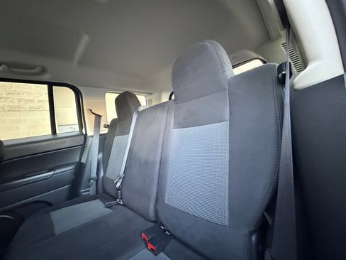 Used 2016 Jeep Patriot Sport w/ Power Value Group image 17