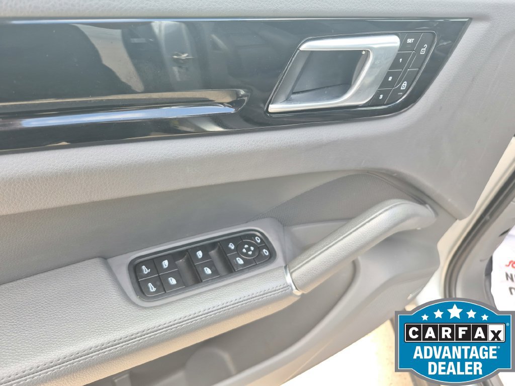 Used 2022 Porsche Cayenne Platinum Edition AWD/4WD image 22