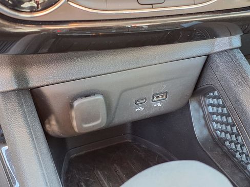 Used 2025 Chevrolet TrailBlazer LT image 10