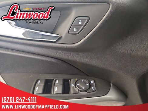 New 2026 Chevrolet Trax RS w/ Sunroof Package FWD image 15