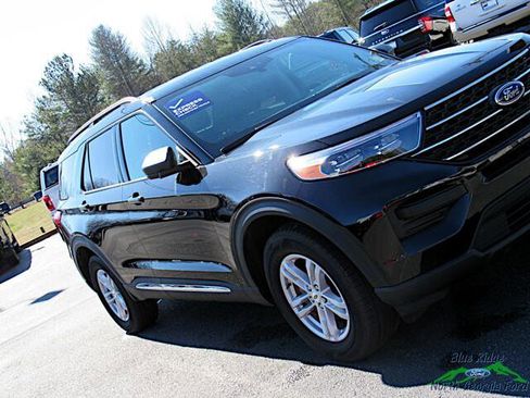 Used 2023 Ford Explorer XLT image 26