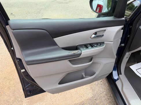 Used 2016 Honda Odyssey SE image 16