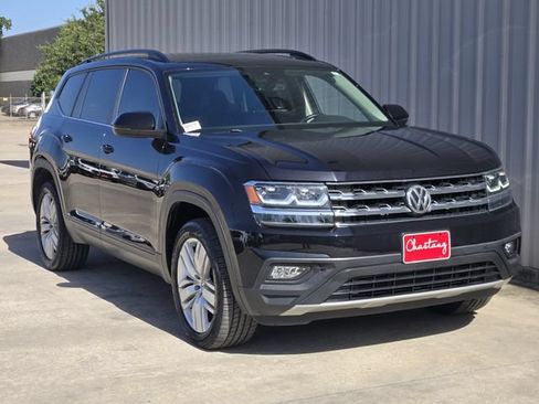 Used 2020 Volkswagen Atlas SE w/ Panoramic Sunroof Package FWD image 3