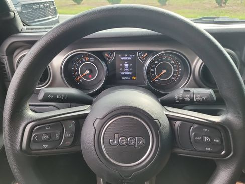 Used 2019 Jeep Wrangler Sport AWD/4WD image 26