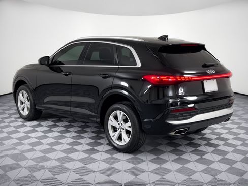 Used 2025 Audi Q5 Premium w/ Convenience Package AWD/4WD image 3