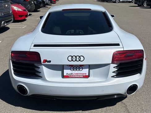 Used 2015 Audi R8 V8 w/ Extended Leather Package AWD/4WD image 6