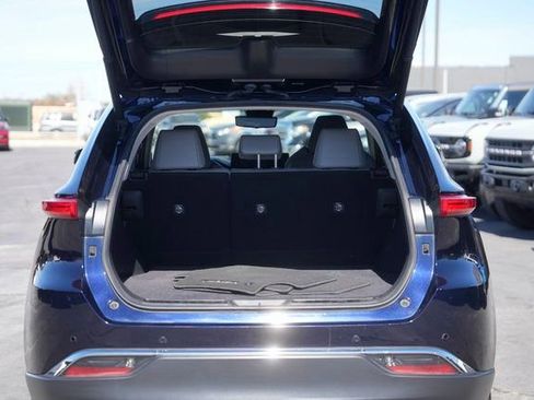 Used 2021 Toyota Venza Limited image 30