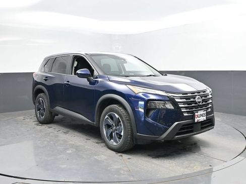 Used 2024 Nissan Rogue SV FWD image 4