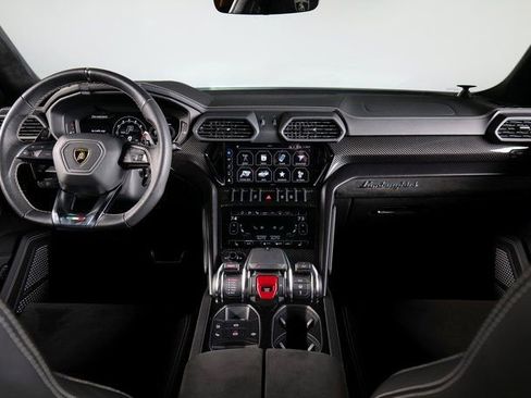 Used 2022 Lamborghini Urus image 4