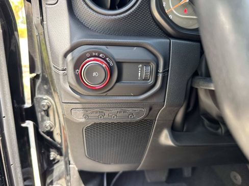 Used 2024 Jeep Wrangler Unlimited Rubicon 392 w/ Dual Top Group AWD/4WD image 32