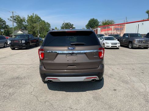 Used 2016 Ford Explorer XLT AWD/4WD image 4