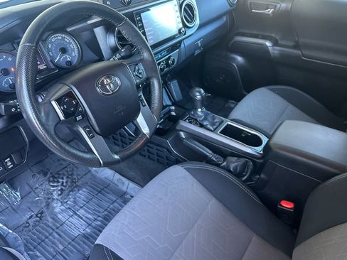 Used 2021 Toyota Tacoma TRD Sport AWD/4WD image 11