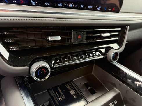 Used 2025 Chevrolet Tahoe LT AWD/4WD image 27