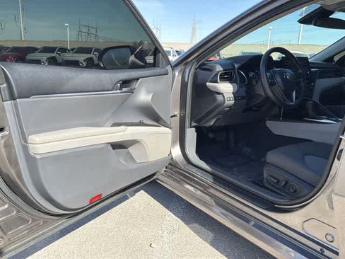 Used 2023 Toyota Camry LE image 10