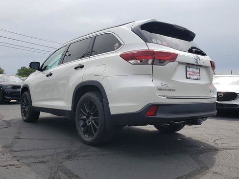 Used 2019 Toyota Highlander SE AWD/4WD image 5