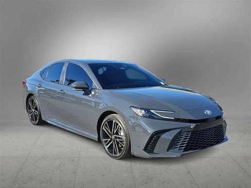 Used 2025 Toyota Camry XSE image 2