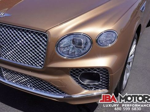 Used 2021 Bentley Bentayga image 13