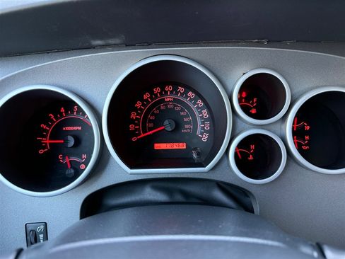 Used 2010 Toyota Tundra 4x4 CrewMax image 12