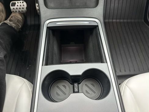 Used 2024 Tesla Model Y Long Range image 27