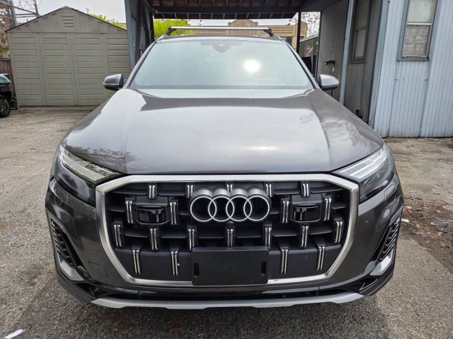 Used 2025 Audi Q7 3.0T Prestige w/ Prestige Package AWD/4WD image 2