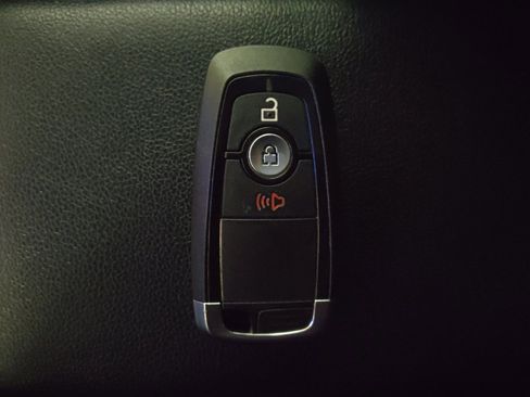 Used 2021 Ford EcoSport SE image 32