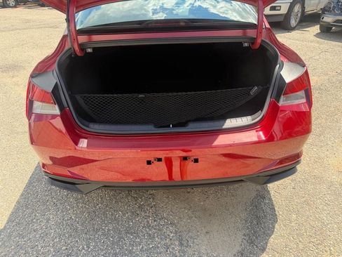 Certified 2023 Hyundai Elantra SEL w/ Preferred Accessory Package FWD image 6