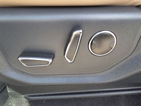 Used 2024 Ford Expedition Limited image 17