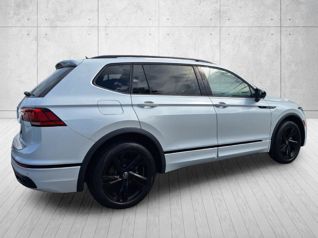 Used 2023 Volkswagen Tiguan SE R-Line FWD image 5