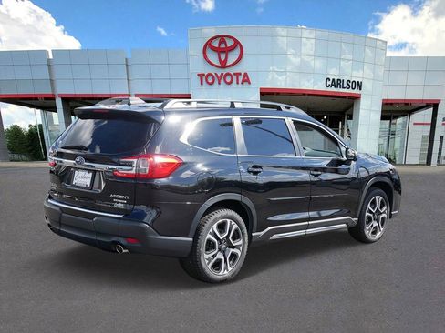 Used 2023 Subaru Ascent Limited w/ Technology Package AWD/4WD image 5