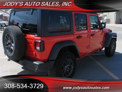Used 2025 Jeep Wrangler Sport S AWD/4WD image 40