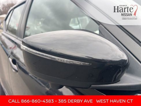 Certified 2024 Nissan Kicks SR image 10