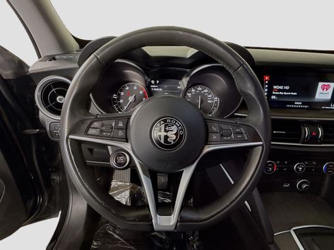 Used 2018 Alfa Romeo Stelvio Ti AWD/4WD image 13