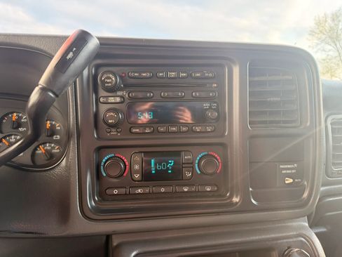 Used 2004 Chevrolet Silverado 1500 LT w/ Light Duty Power Package image 17