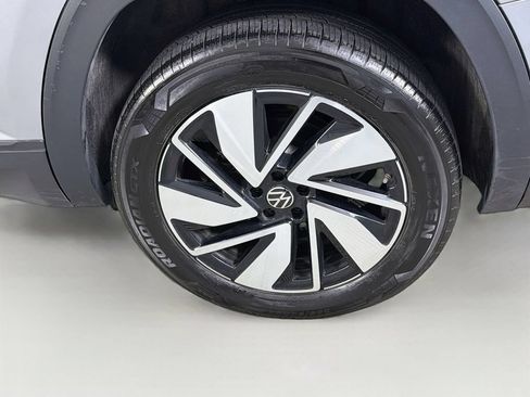 Used 2025 Volkswagen Atlas SE FWD image 32
