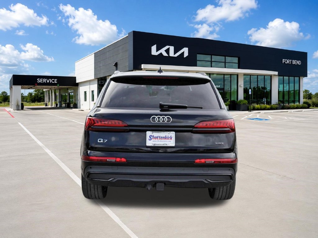 Used 2022 Audi Q7 2.0T Premium Plus w/ Premium Plus Package AWD/4WD image 6