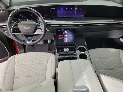 Certified 2025 Cadillac Escalade ESV V AWD/4WD image 15
