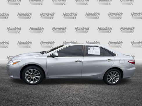 Used 2017 Toyota Camry XLE w/ Moonroof Package FWD image 7