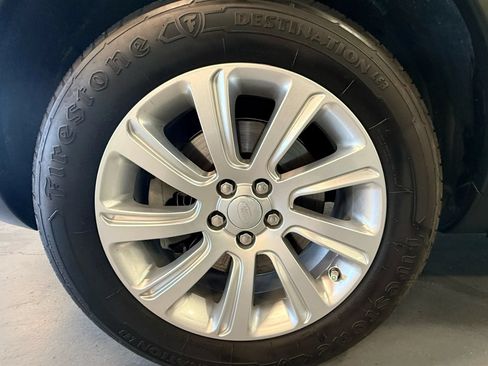 Used 2017 Land Rover Discovery Sport SE AWD/4WD image 36