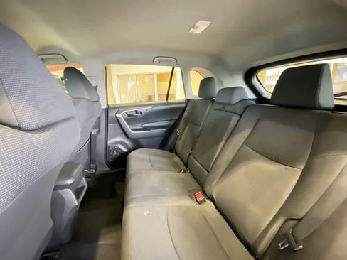 Used 2021 Toyota RAV4 LE image 24