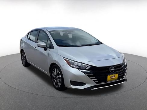 Used 2025 Nissan Versa SV FWD image 3