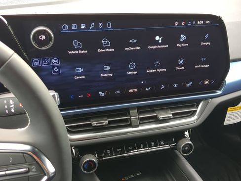 Used 2026 Chevrolet Equinox EV LT image 13