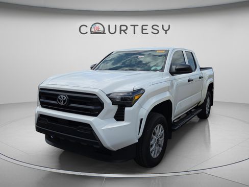 Certified 2025 Toyota Tacoma SR RWD image 1