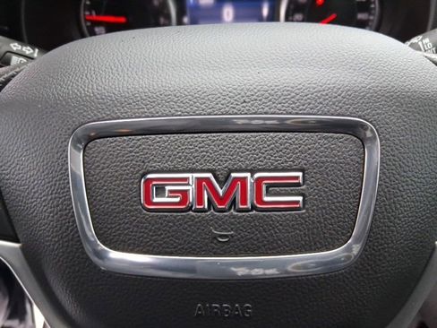 Used 2022 GMC Terrain SLE w/ Driver Convenience Package image 16