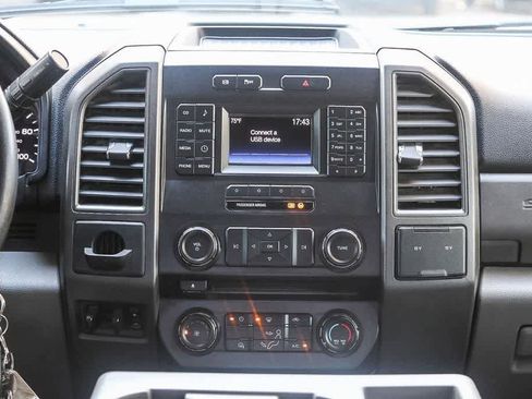 Used 2017 Ford F550 2WD Crew Cab Super Duty image 14