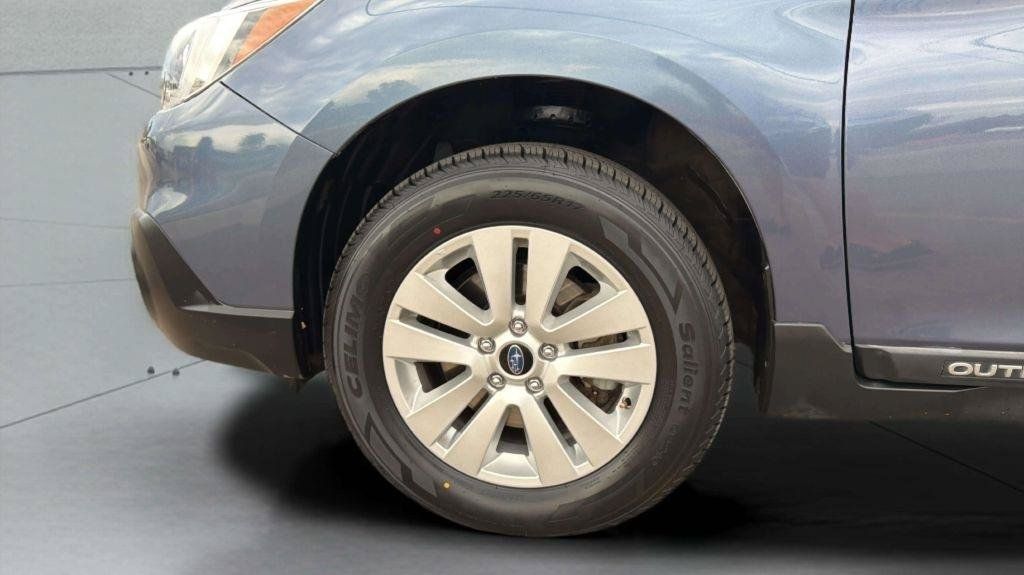 Used 2017 Subaru Outback 2.5i Premium AWD/4WD image 32