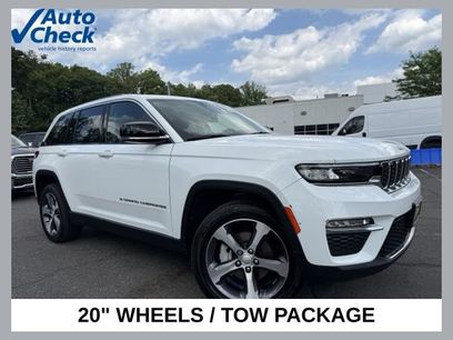 Used 2023 Jeep Grand Cherokee Limited w/ Trailer Tow Prep Group (B)