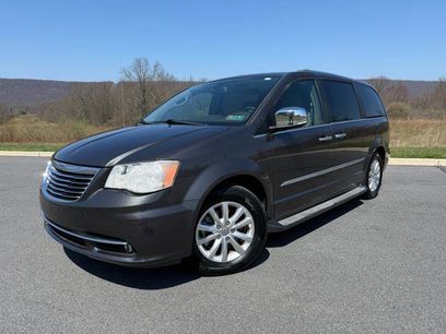 Used 2015 Chrysler Town & Country Limited Platinum w/ Trailer Tow Group