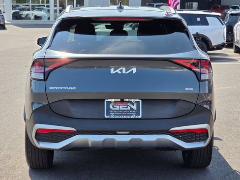 Used 2023 Kia Sportage EX AWD/4WD image 5