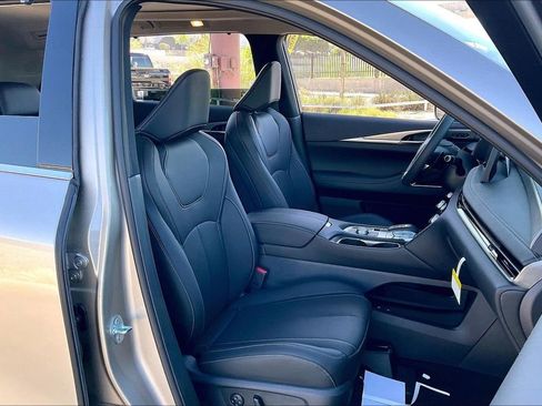 New 2026 INFINITI QX60 Luxe w/ Cargo Package FWD image 11